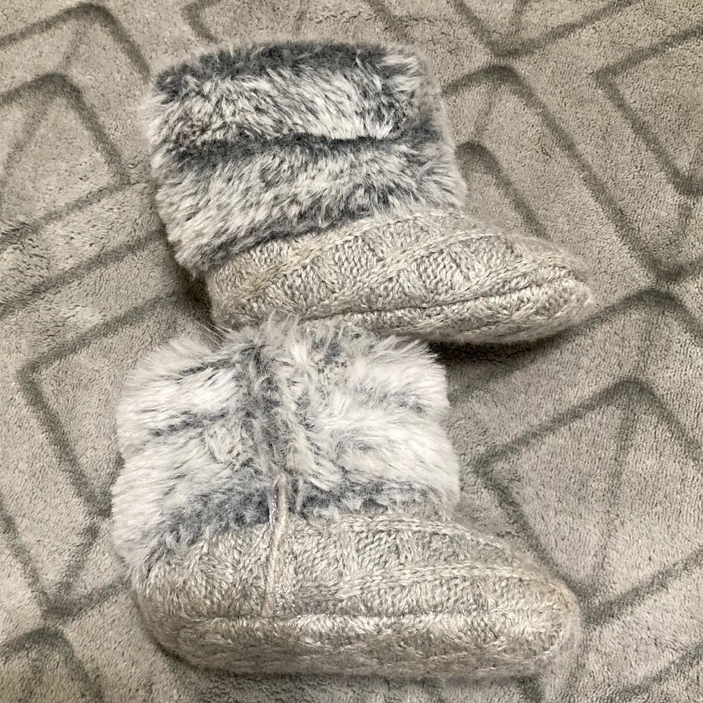 Stepping stones grey fur booties size 6-9 months